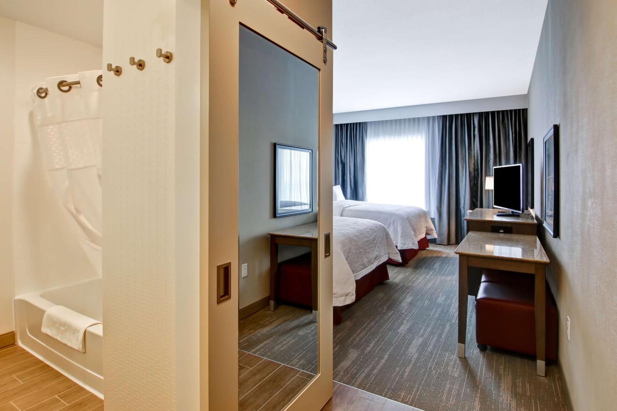 Hampton Inn & Suites By Hilton Grande Prairie Exterior foto