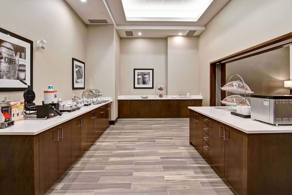 Hampton Inn & Suites By Hilton Grande Prairie Restaurante foto
