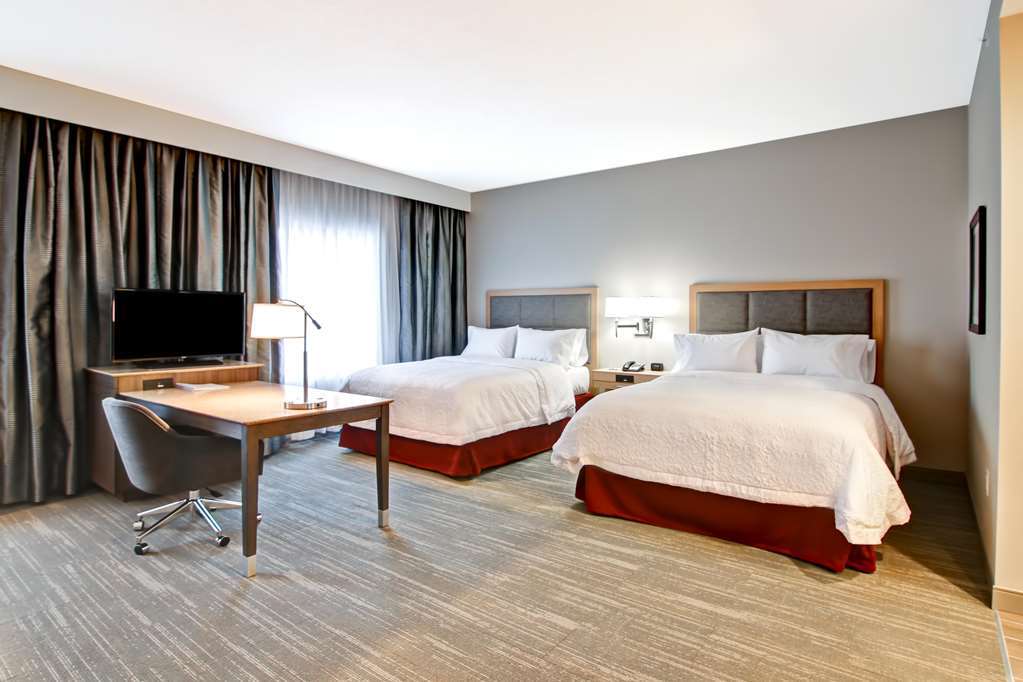 Hampton Inn & Suites By Hilton Grande Prairie Quarto foto